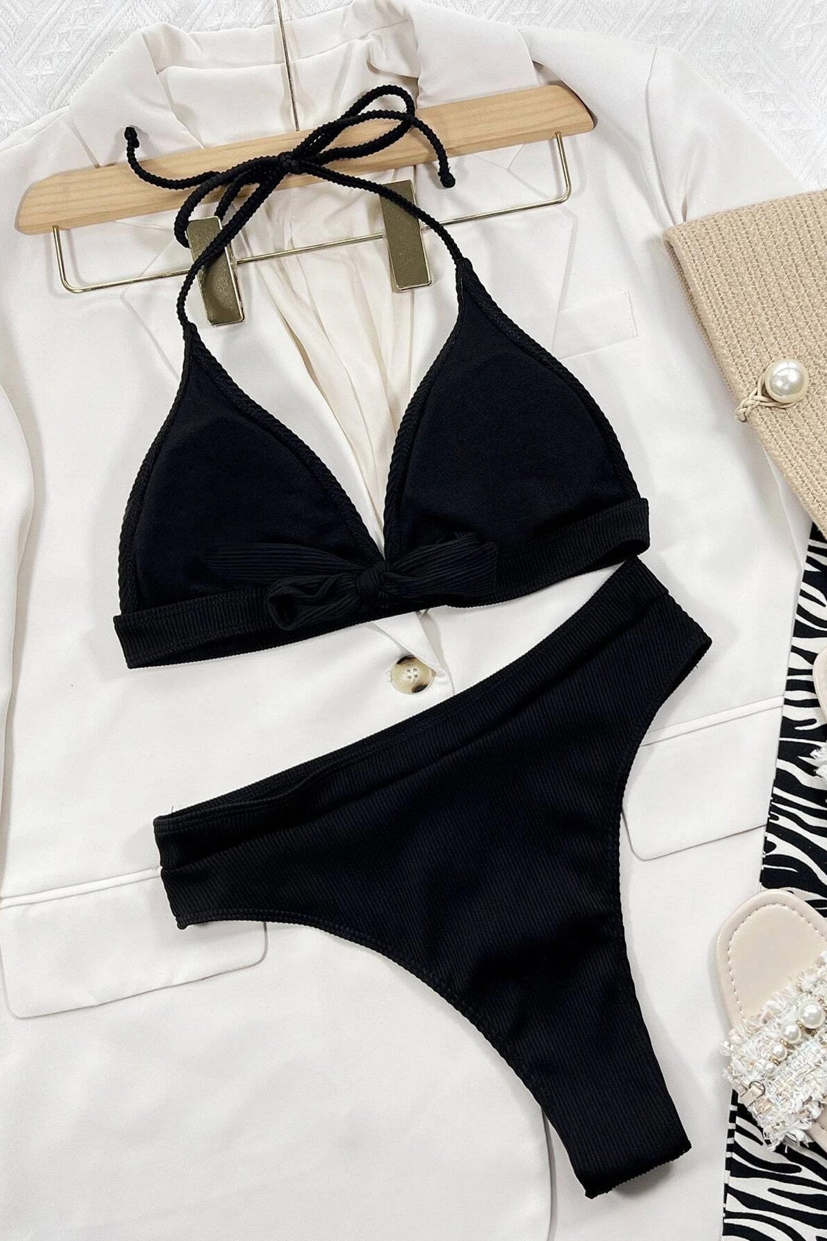 Kadın Siyah Boyundan Ve Belden Bağlamalı Yüksek Bel Bikini Takımı