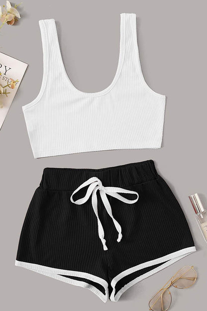 Kadın Siyah Şortlu Beyaz Croplu Gecelik Takımı