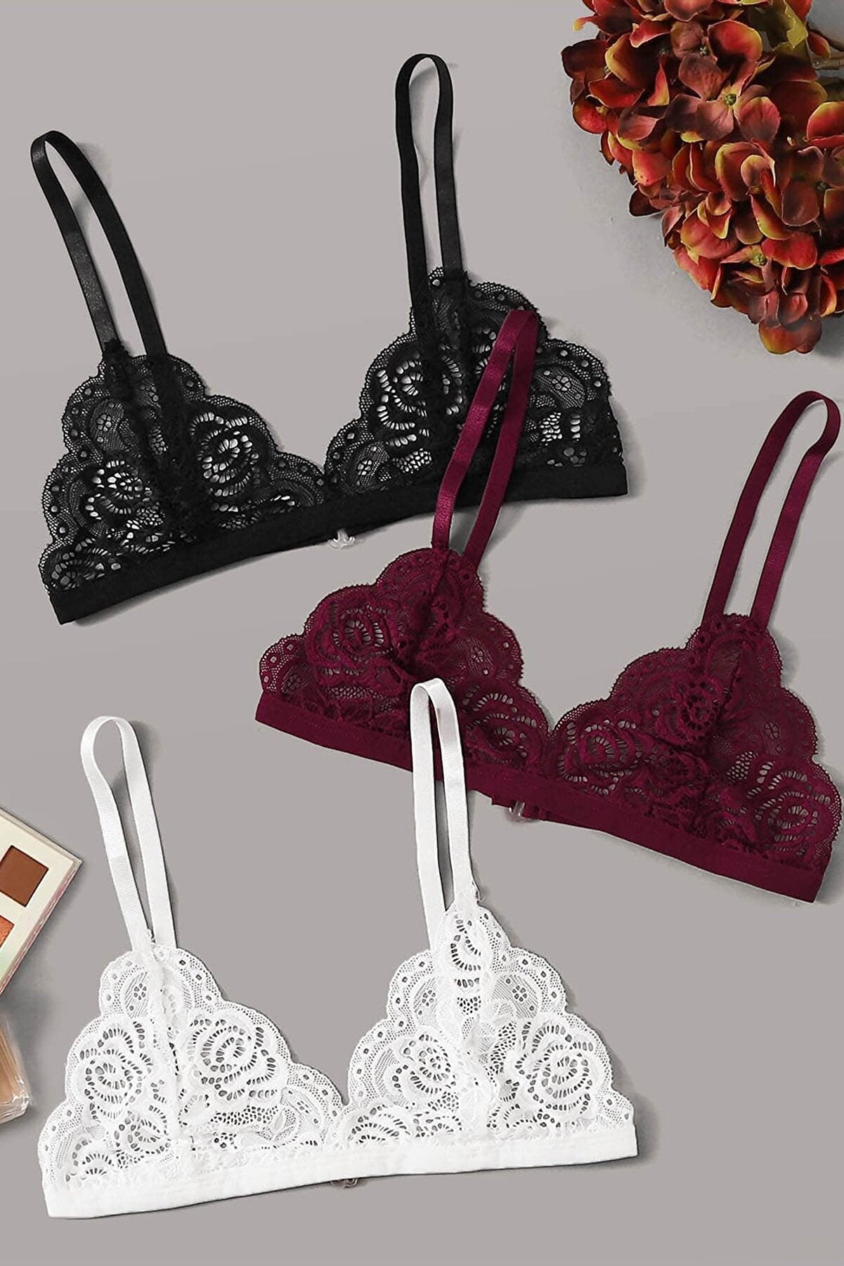 Kadın Siyah, Beyaz ve Bordo Dantelli Dolgusuz Sütyen