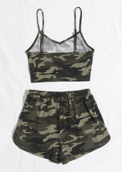 Kadın Kamuflaj Desenli Askılı Crop Top ve Şortlu Gecelik Takım