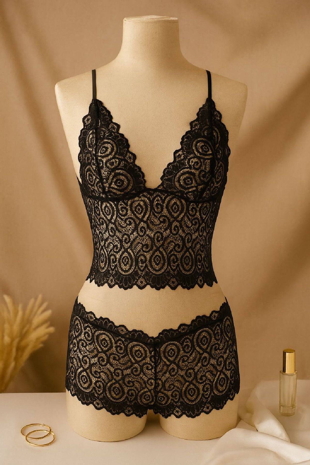 Kadın Bordo Dantel Bralet Şort Takımı – Asil ve Sofistike İç Giyim