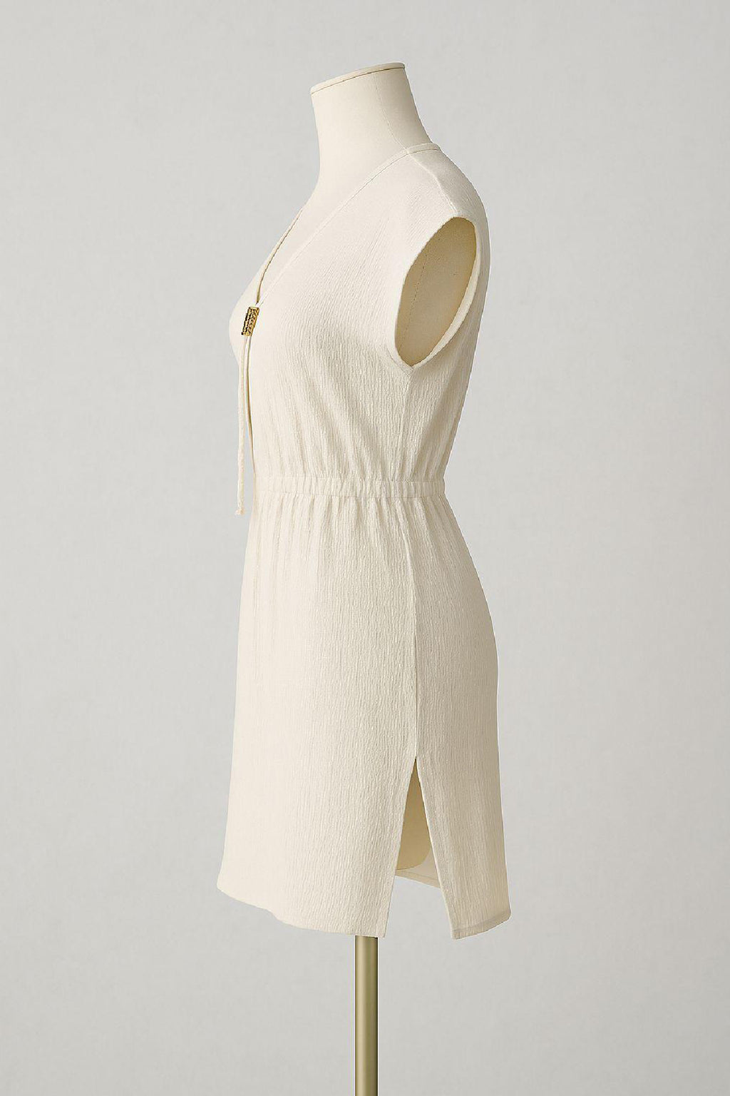 Kadın Siyah Yanları Yırtmaçlı Tokalı V Yaka Mini Plaj Elbisesi