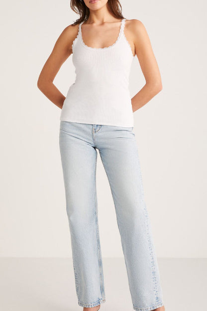 Kadın Beyaz Normal Kalıp Dantel Detalı Ince Askılı Oyuk Yaka Atlet