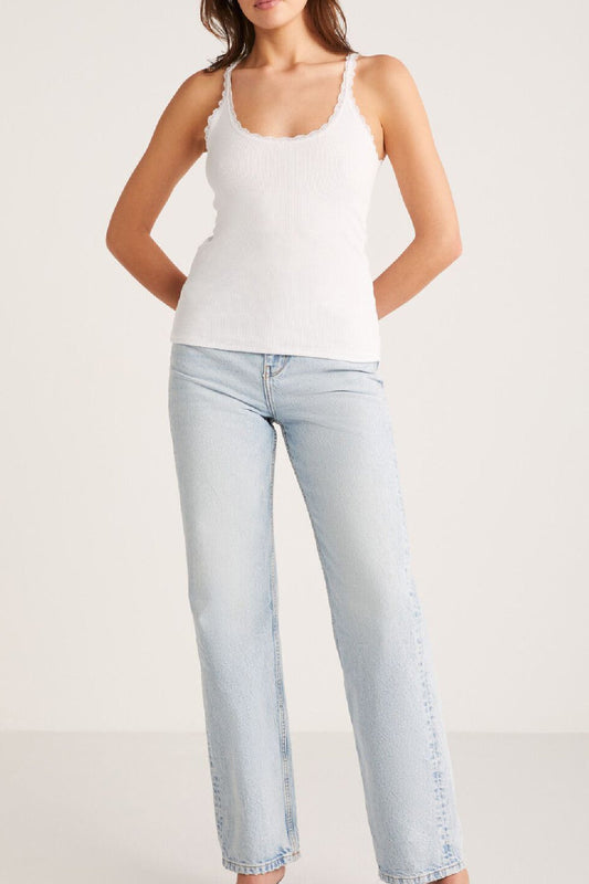 Kadın Beyaz Normal Kalıp Dantel Detalı Ince Askılı Oyuk Yaka Atlet