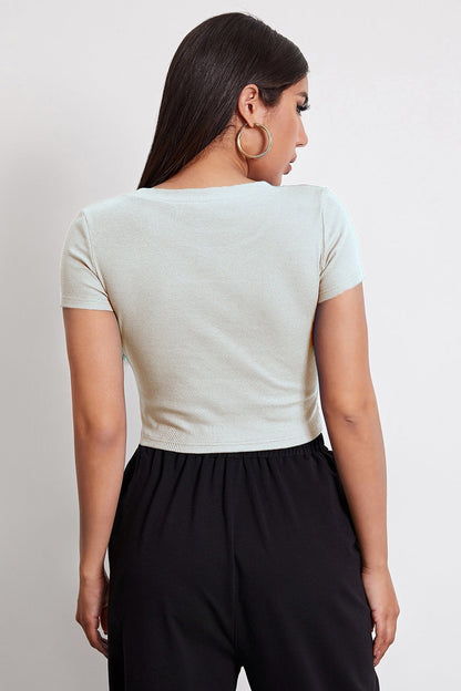 Kadın Beyaz Yuvarlak Yaka Yarım Kol Crop Top Bluz