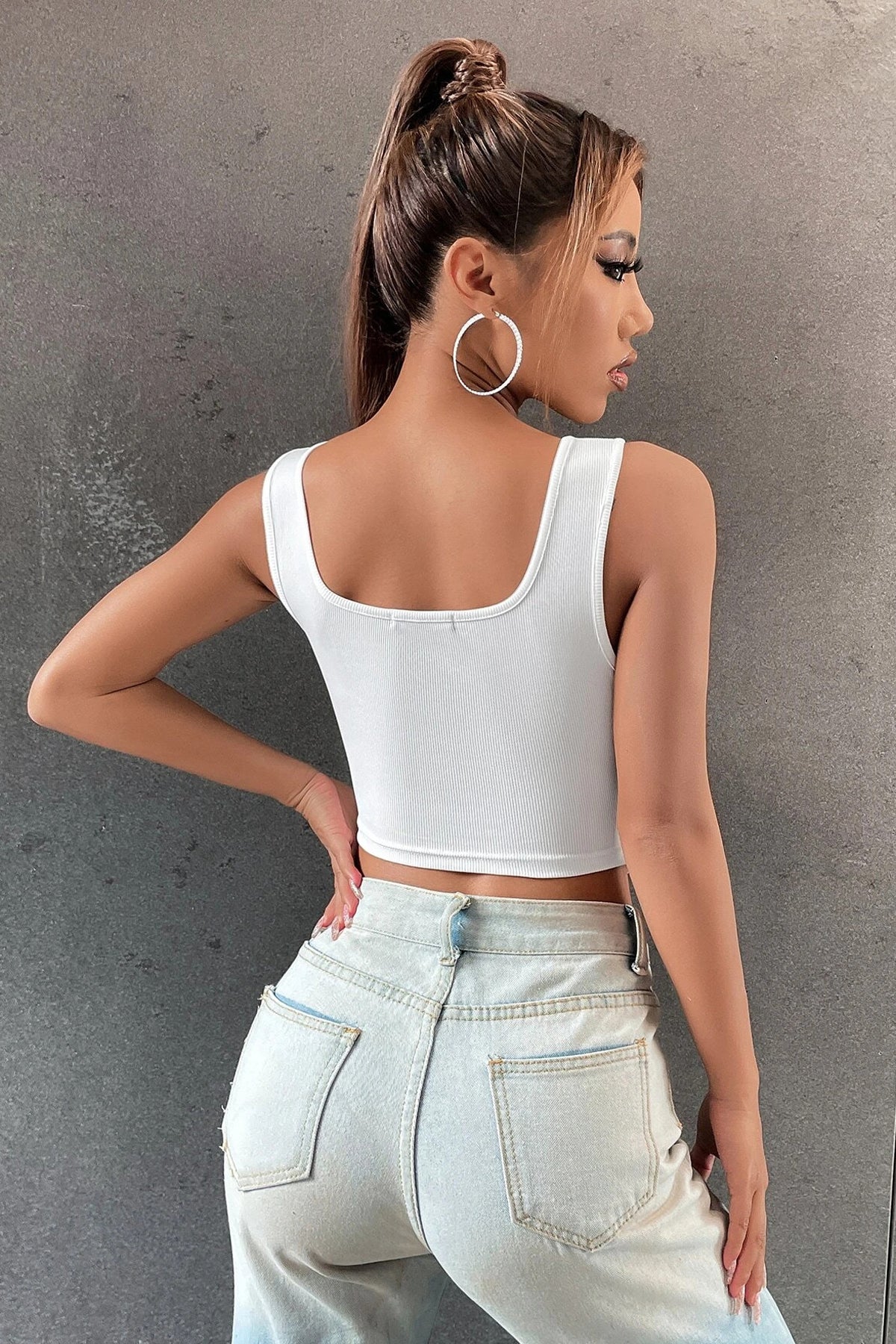 Kadın Beyaz Göbek Dekolteli Crop Top Bluz