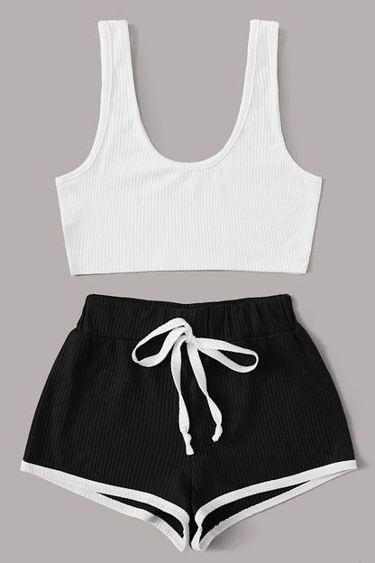 Kadın Siyah Şortlu Beyaz Croplu Gecelik Takımı