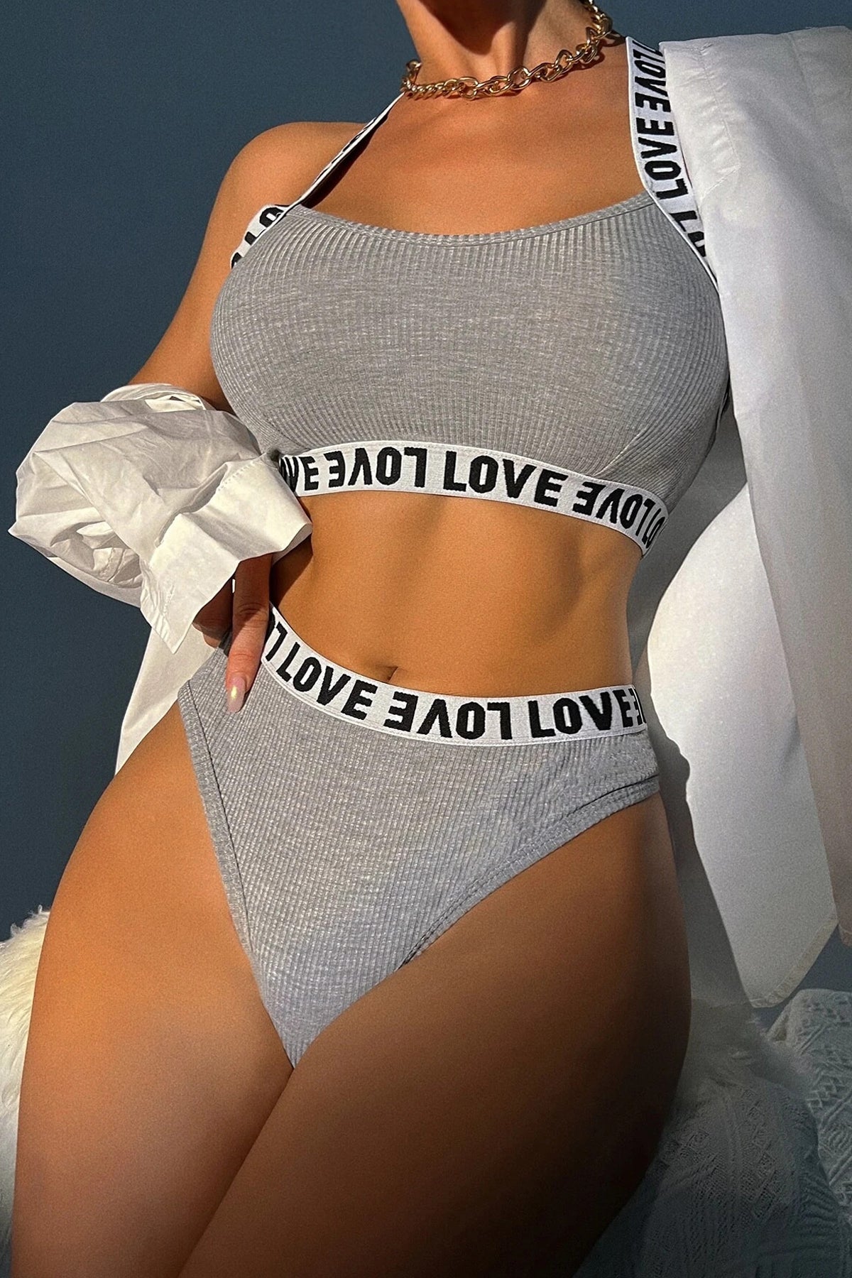 Kadın Gri Çapraz Sırt Ve Love Yazı Detaylı Iç Çamaşır Takımı