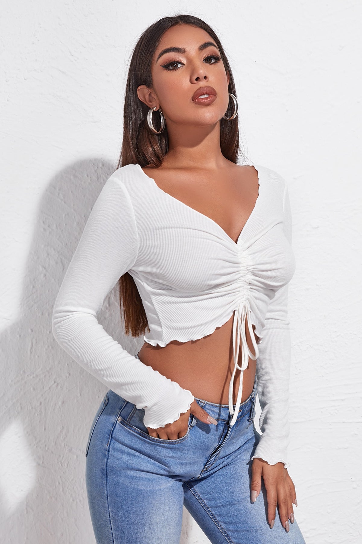 Kadın Beyaz Uzun Kollu Büzdürme Bağcık Detaylı Crop Top Bluz