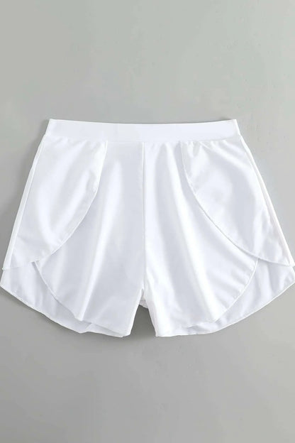 Kadın Beyaz Yırtmaçlı Etek Görünümlü Şık Deniz Şortu