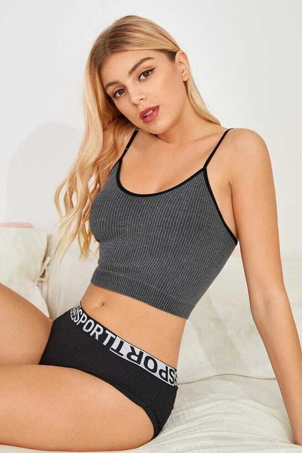 Kadın Anstrasit Gri İp Askılı Crop Top Bluz