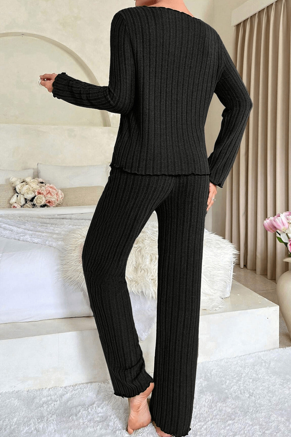 Kadın Siyah Uzun Kollu Fiyonklu Yuvarlak Yaka Mevsimlik Pijama Takımı