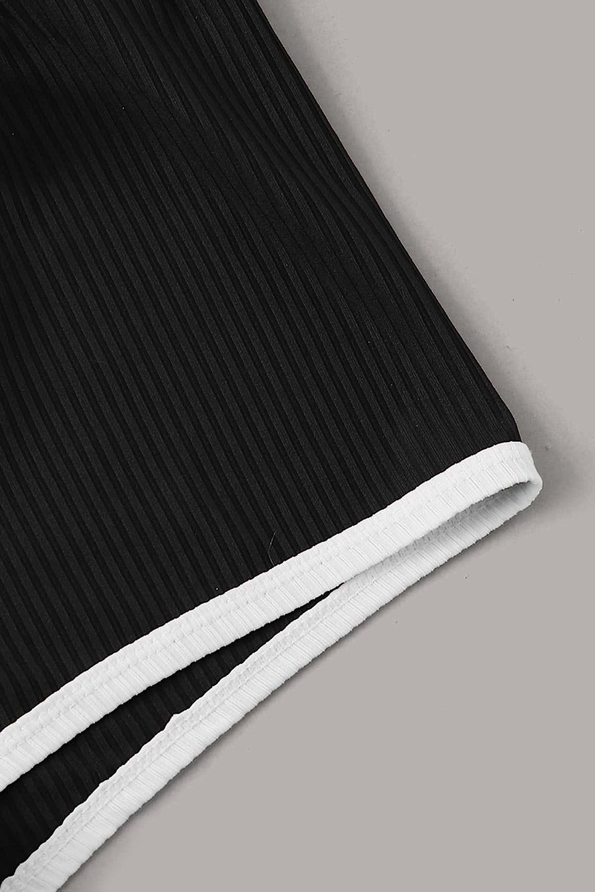 Kadın Siyah Şortlu Beyaz Croplu Gecelik Takımı