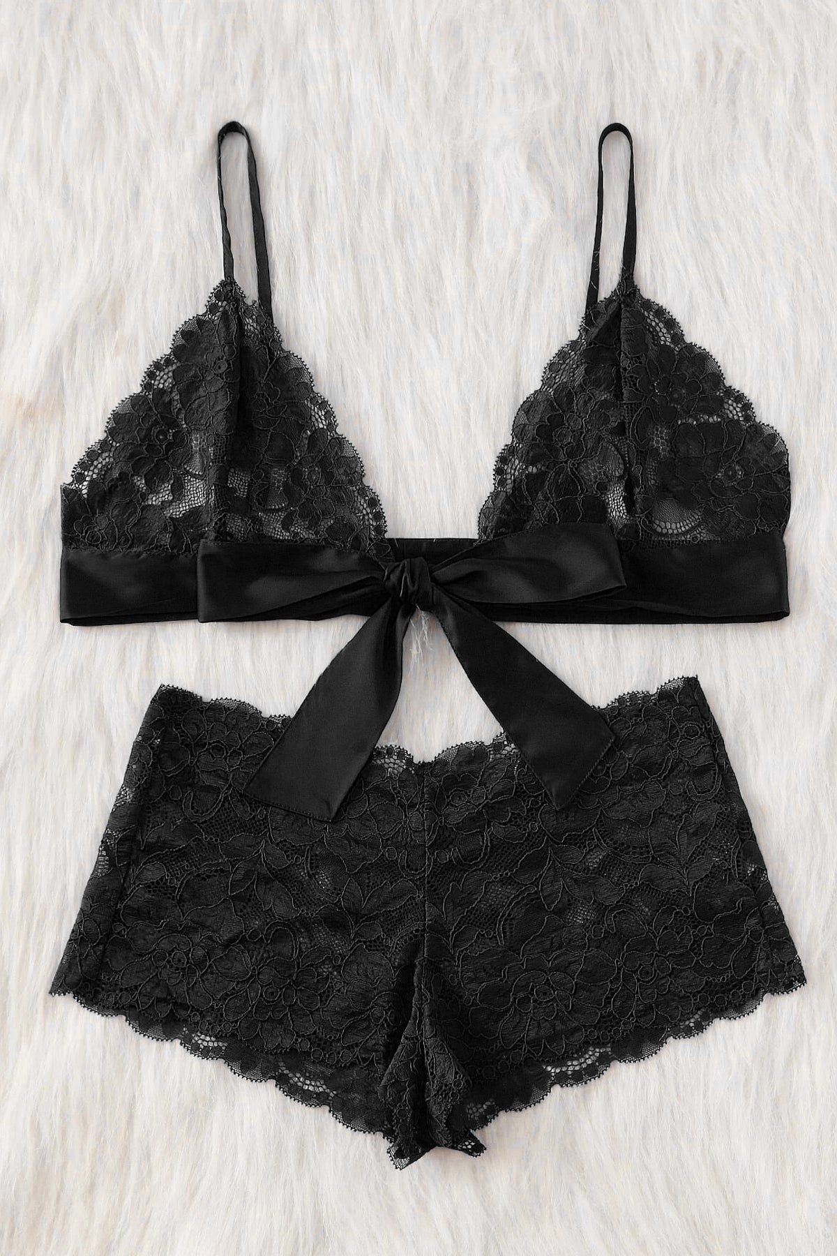 Kadın Siyah Dantelli & Kurdelalı Sütyen Külot Takımı