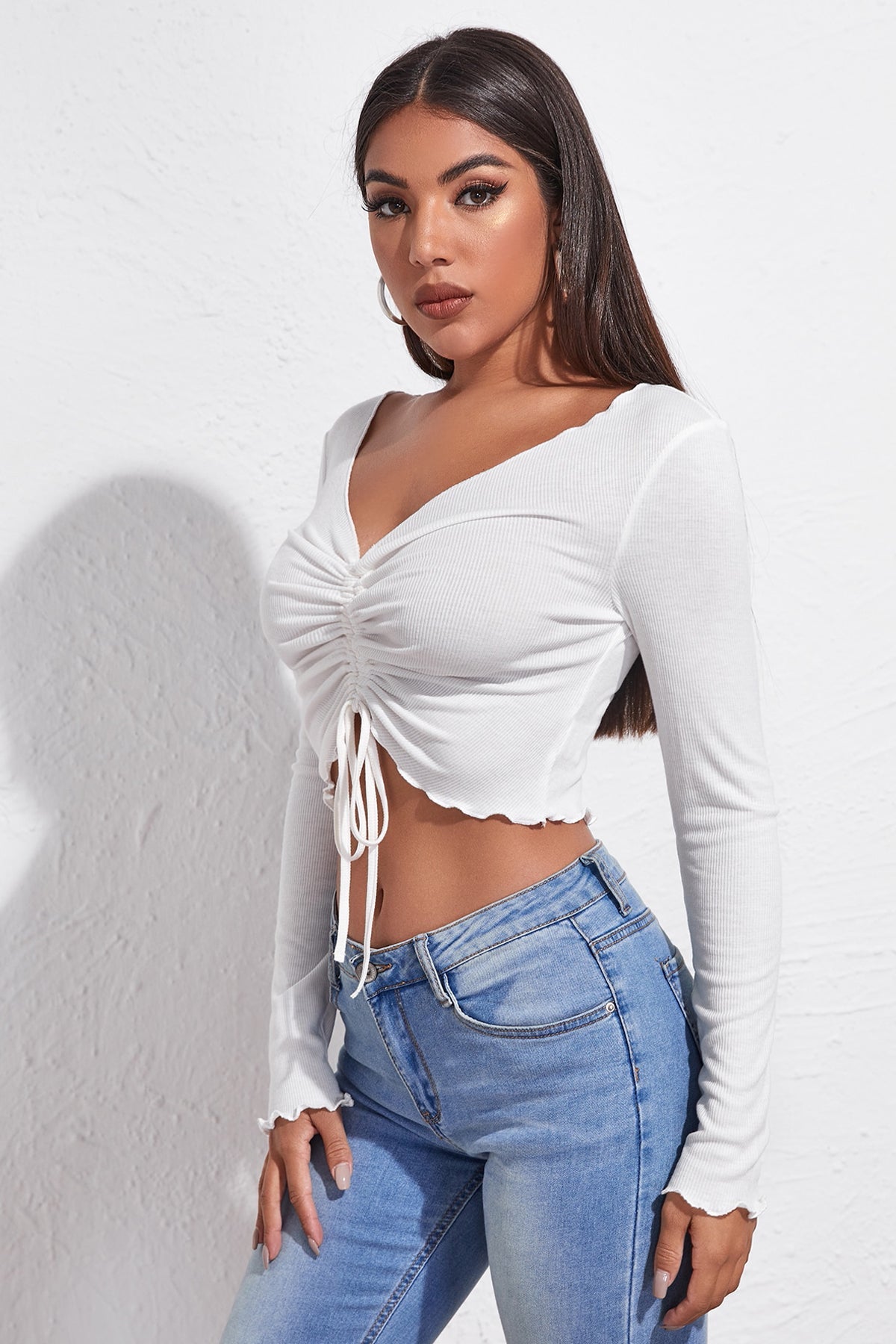 Kadın Beyaz Uzun Kollu Büzdürme Bağcık Detaylı Crop Top Bluz