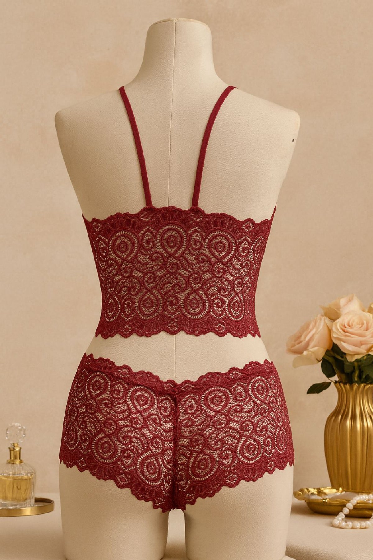Kadın Bordo Dantel Bralet Şort Takımı – Asil ve Sofistike İç Giyim
