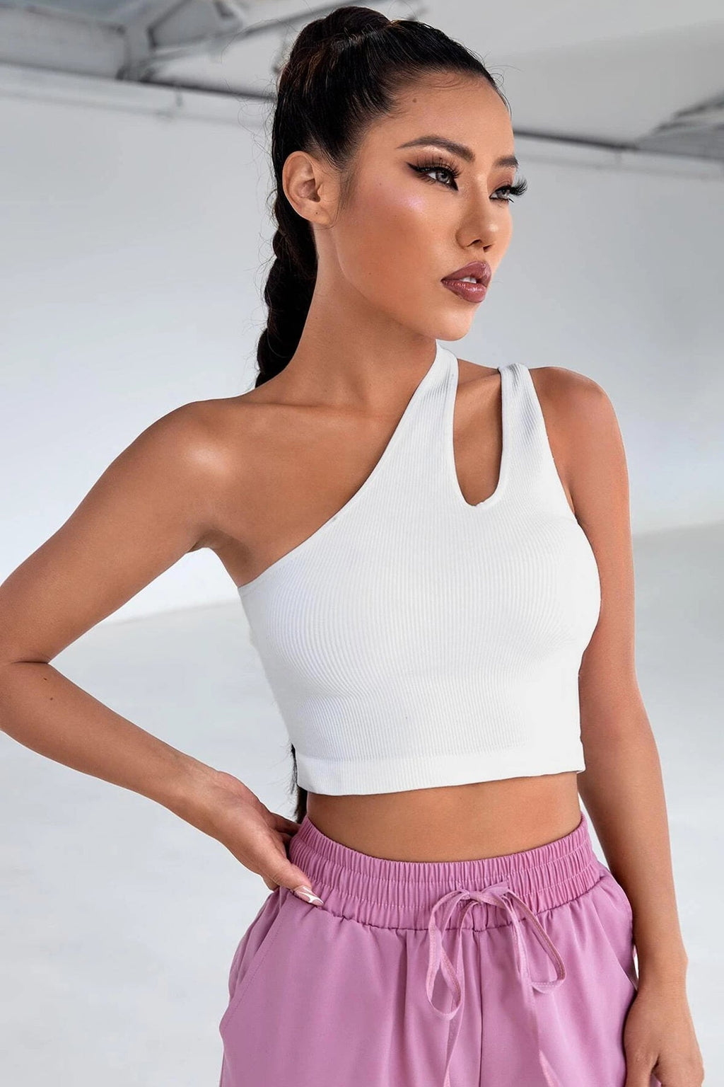 Kadın Beyaz Tek Omuz Cut Out Detaylı Crop Top Bluz