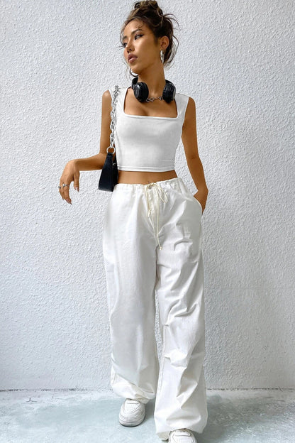 Kadın Beyaz Kare Yaka Kalınlaşan Omuz Detaylı Crop Top Bluz