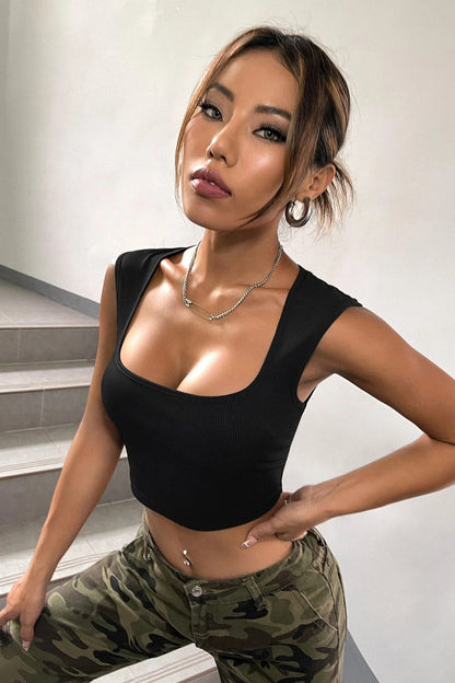 Kadın Siyah Kare Yaka Kalınlaşan Omuz Detaylı Crop Top Bluz