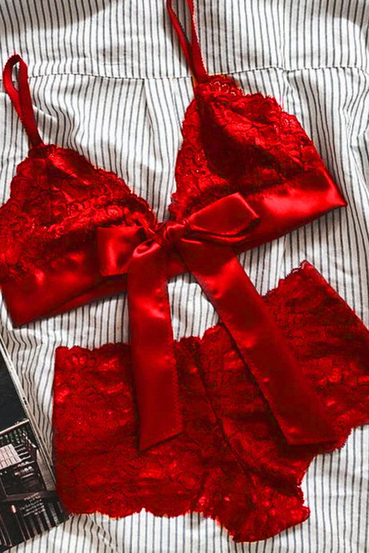 Kadın Kırmızı Dantelli & Kurdelalı Sütyen Külot Takımı