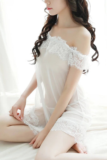 Kadın Beyaz Göğüs Üstü Dantel Detaylı Şık Gecelik