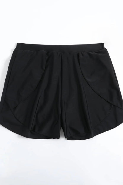 Kadın Siyah Yırtmaçlı Etek Görünümlü Şık Deniz Şortu
