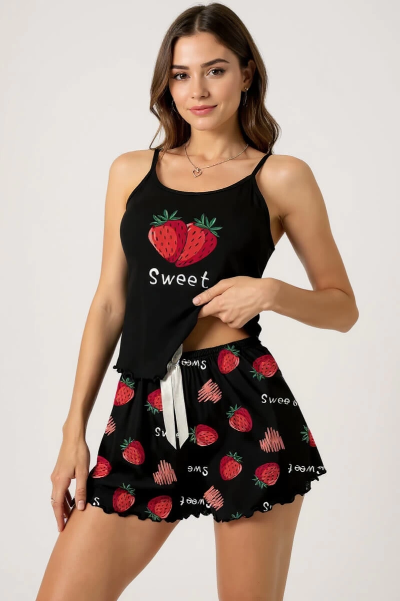 Çilek Baskılı Siyah Askılı Şortlu Pijama Takımı