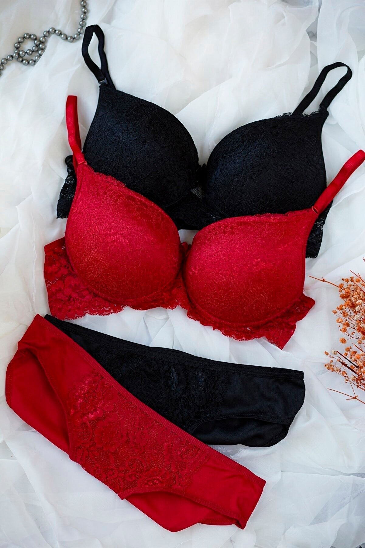 Kadın Siyah Ve Kırmızı Dolgulu Balenli Sütyen Külot 2'li Paket